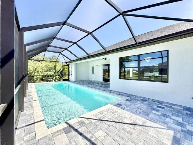 Building Photo - 20 Coxswain Dr