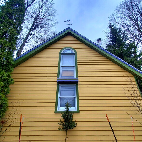 Side view - 191 Elliot St