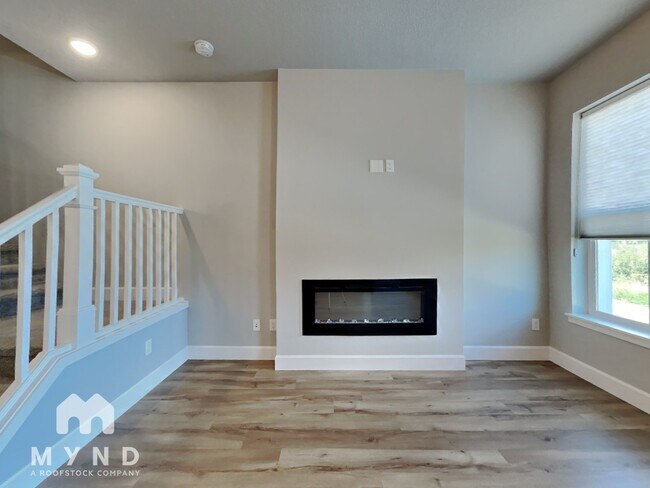 Building Photo - 4151 SE Fortress Ln