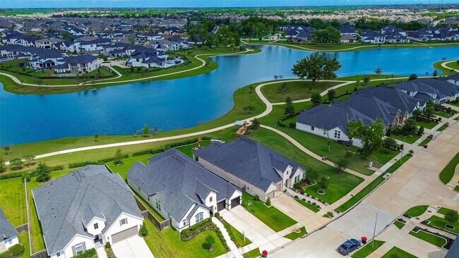 Building Photo - 1635 Delta Oaks Dr