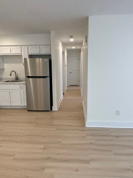 Building Photo - 1030 Community Rd