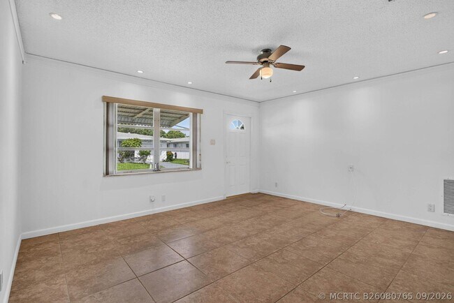 Building Photo - 1010 NW 72nd Terrace