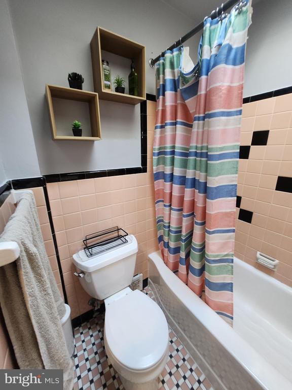 Building Photo - 5819 Bustleton Ave