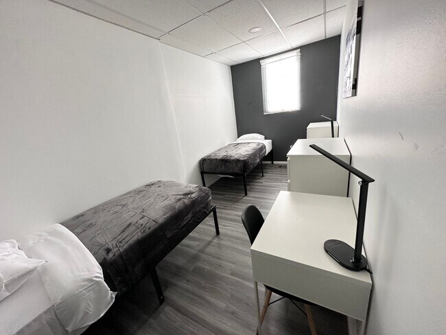 Building Photo - 832 Hilgard Ave