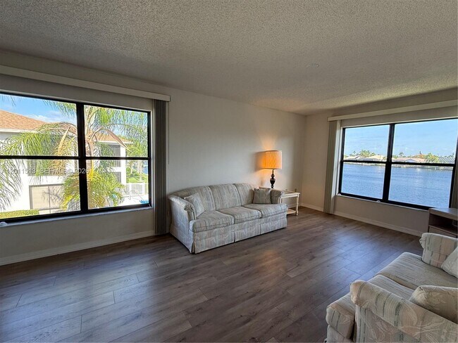 Building Photo - 123 SW 47th Terrace