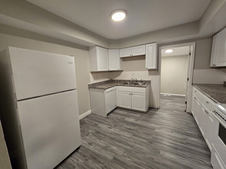 Building Photo - 262 Buddie Ave