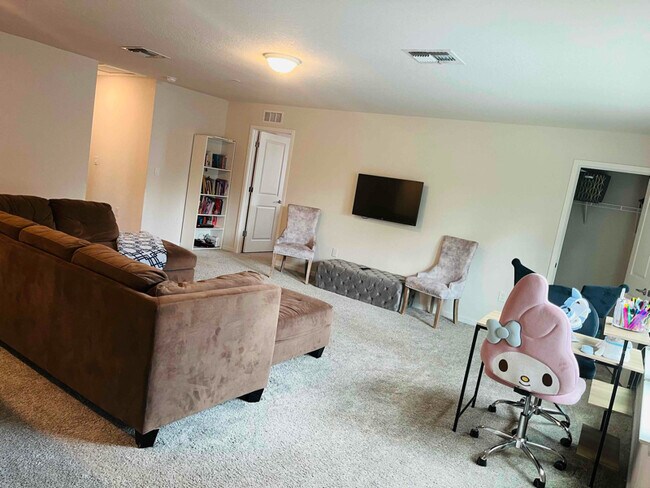 Building Photo - 30572 Thunderbird Dr