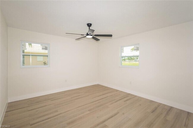 Building Photo - 2180 Leisure Ln