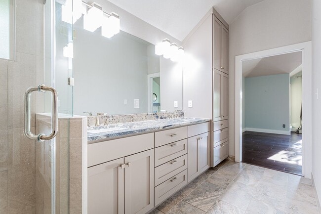 Building Photo - Gorgeous 4BR 2.5/BA Home with White Kitchen & Tree-Filled Yard