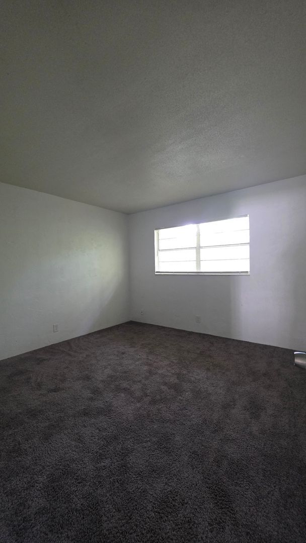 Building Photo - 1140 S Ridgewood Ave