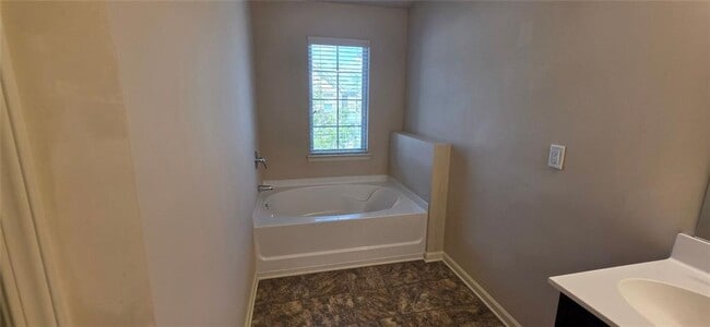 Building Photo - 3912 Brockenhurst Dr