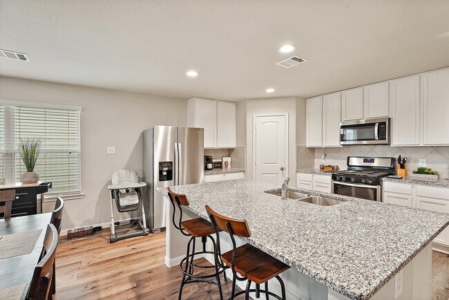 Building Photo - 3242 Alberelli Dr