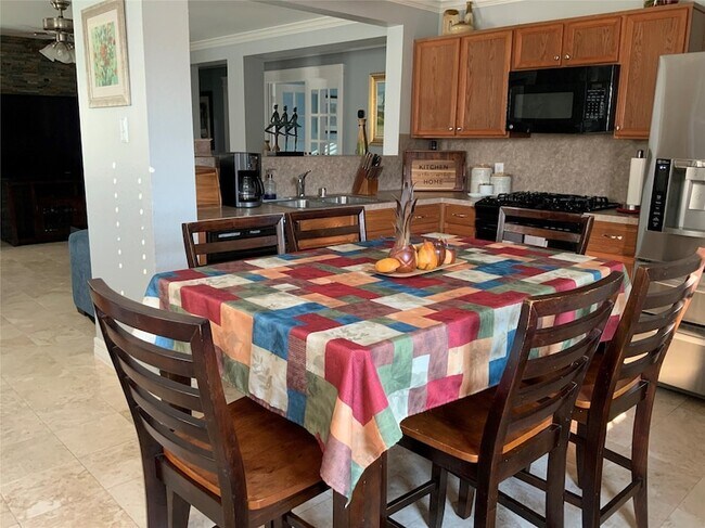 Building Photo - 15506 Red Pine Ridge Way