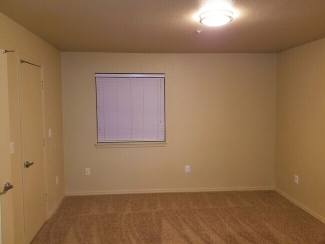 Building Photo - Upgraded West-Flagstaff Condo in the Arbor...