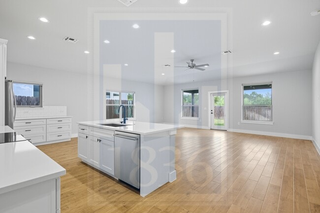 Building Photo - 16412 Enamorado Rd