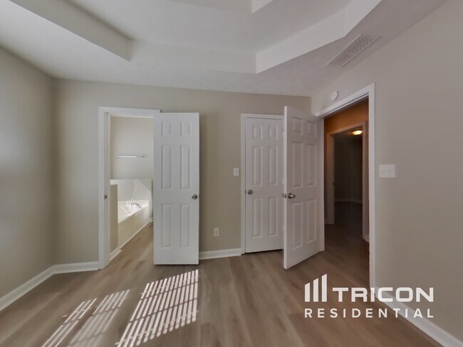 Building Photo - 280 Chestnut Dr