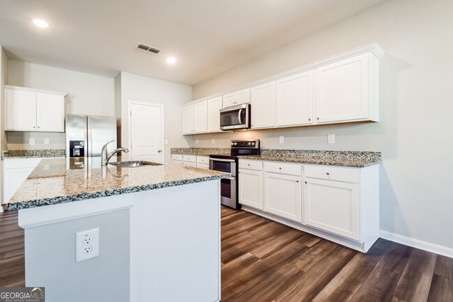 Building Photo - 3939 Kendrick Cir