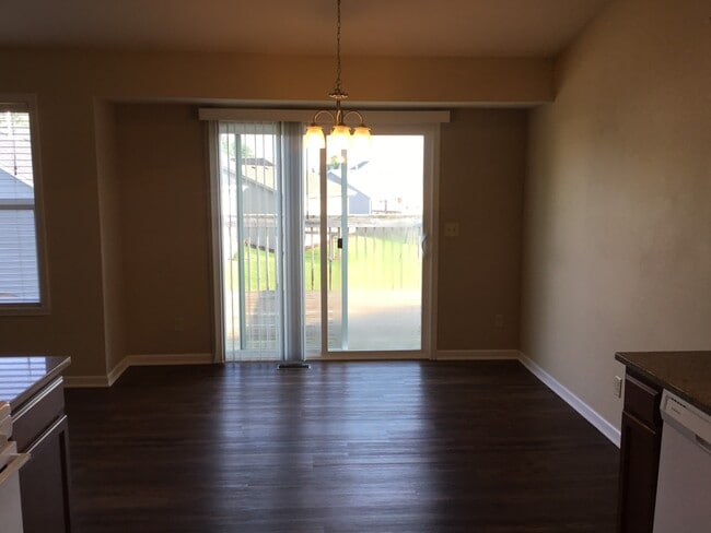 Building Photo - 6328 Sunnybrook Ln