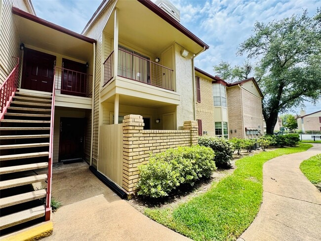 Building Photo - 2120 El Paseo St
