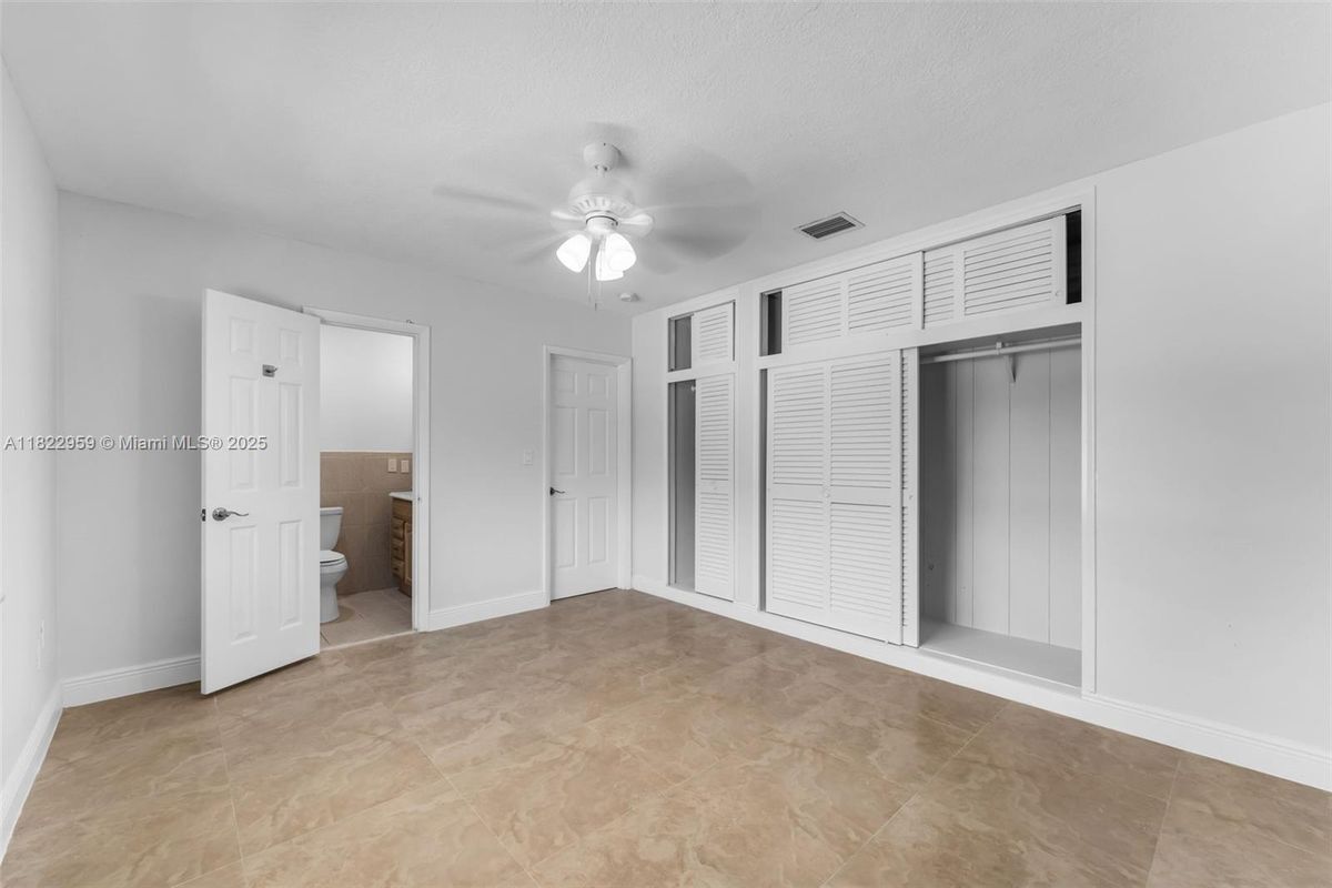 Building Photo - 9140 SW 45th Terrace