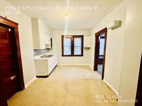 Building Photo - 2954 E 67th St
