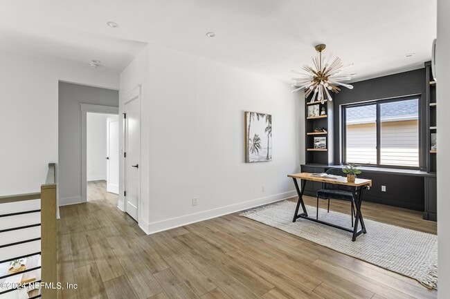 Building Photo - 207 Lora St