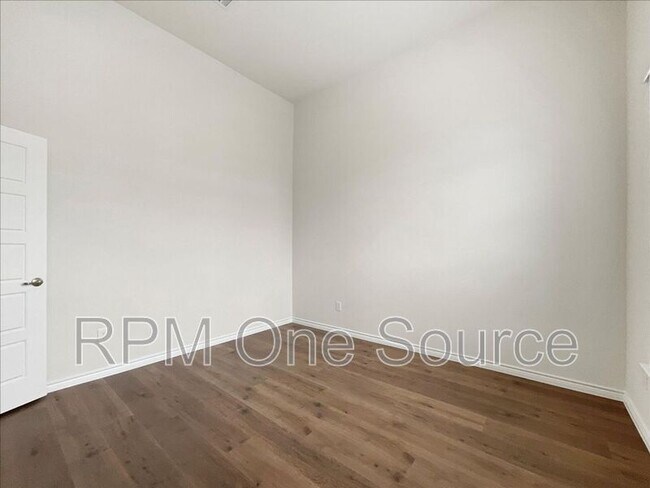 Building Photo - 4009 Savoy Wy