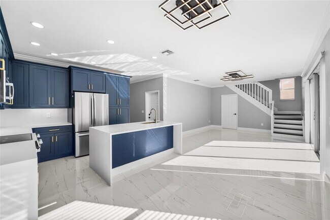 Building Photo - 15580 SW 49th Ct