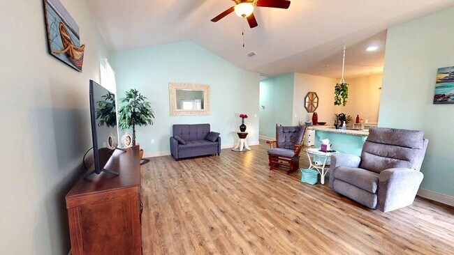 Building Photo - 105 Saunders Cir