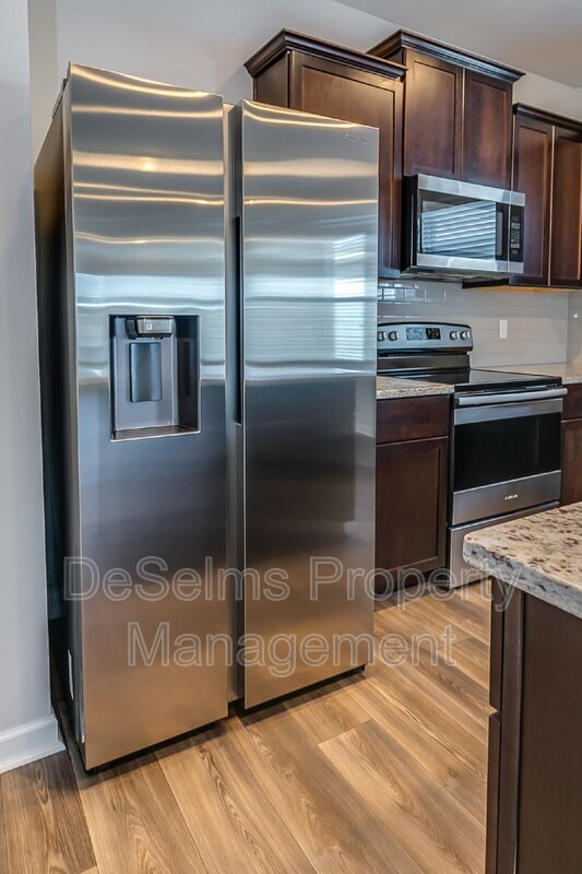 Building Photo - 3418 Hattie Ln