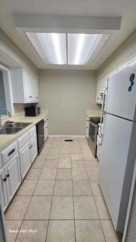 Building Photo - 25 Estes Dr