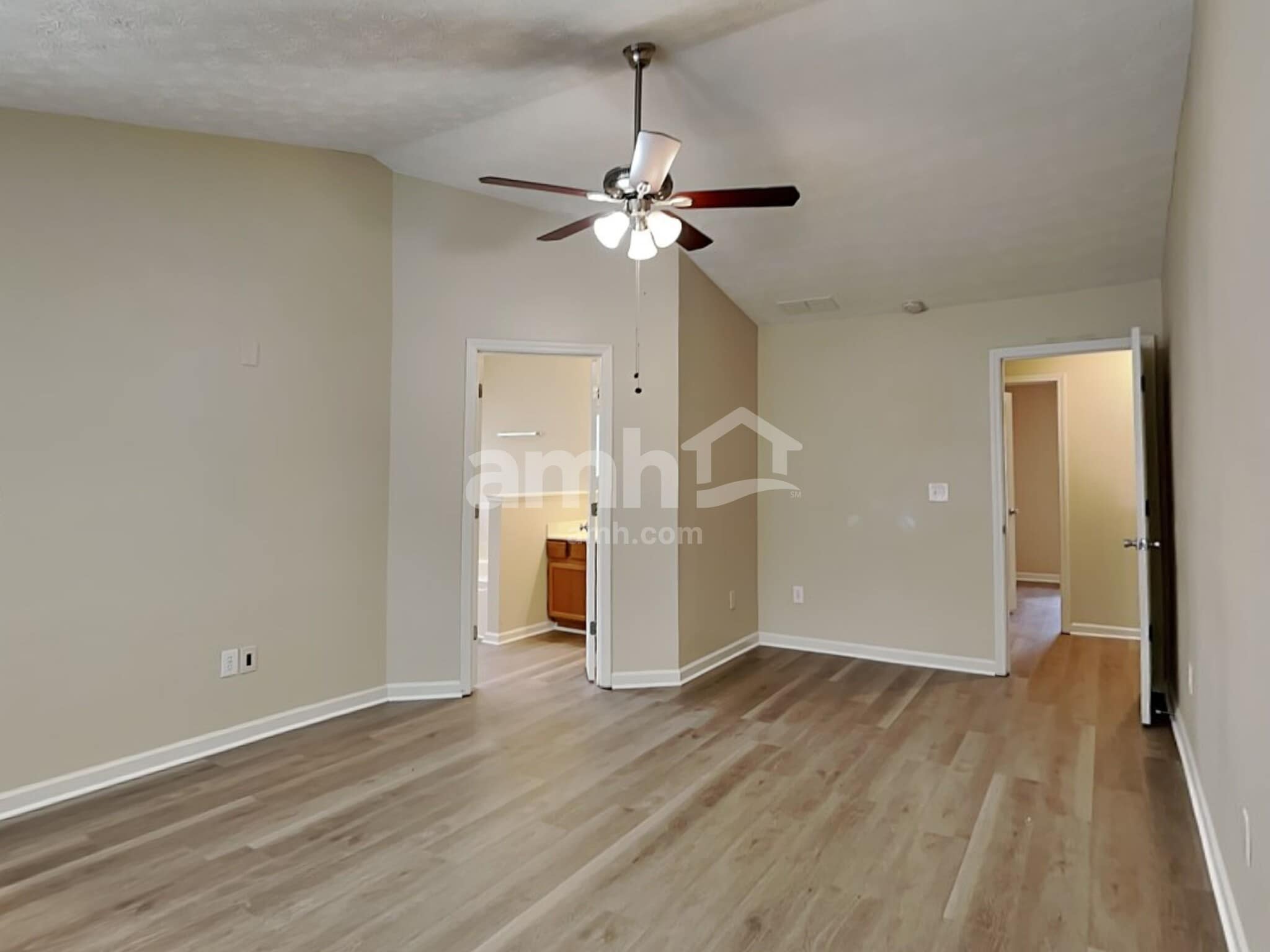 Building Photo - 5410 Lakebrooke Run
