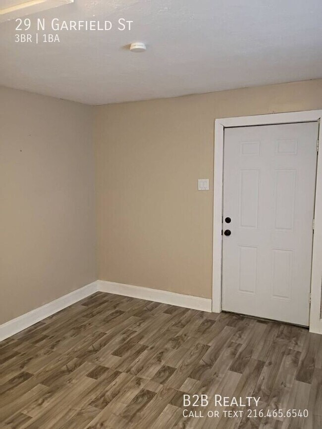 Building Photo - 29 N Garfield St