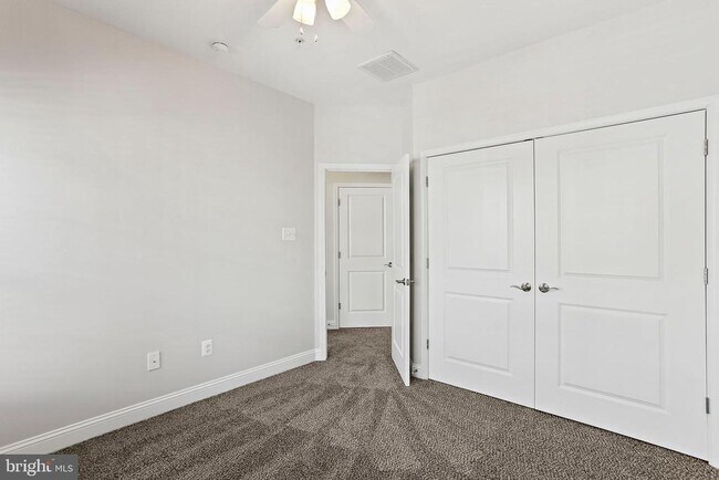 Building Photo - 5807 Duncan Dr