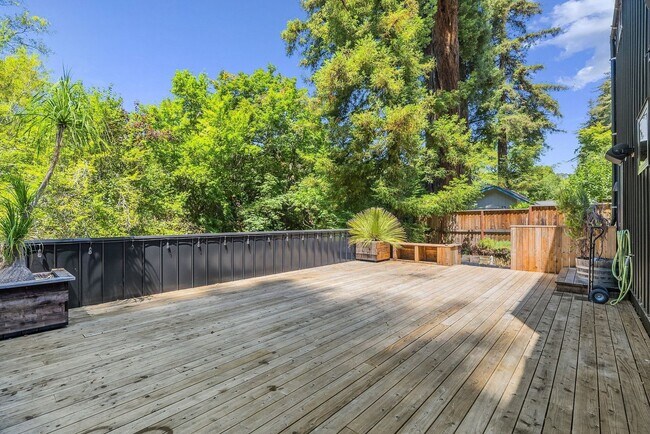 Building Photo - 850 Branciforte Dr