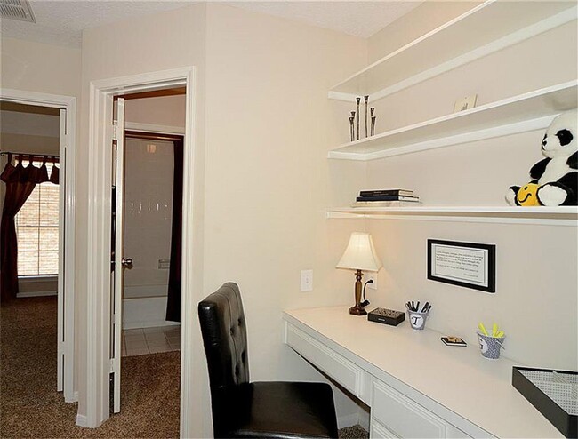 Building Photo - 4103 Walnut Pond Dr