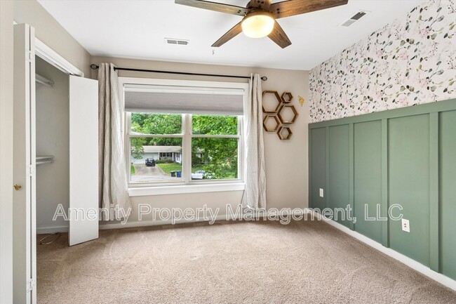 Building Photo - 204 Granville Dr