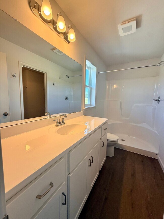 Building Photo - 45 N Conifer Dr