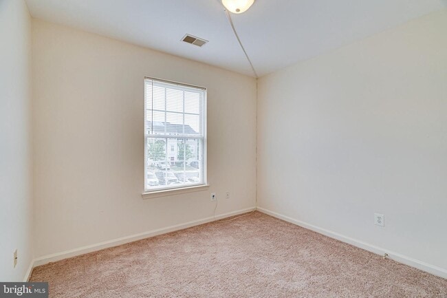 Building Photo - 417 Sparkleberry Terrace NE