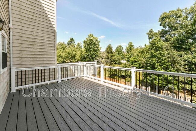 Building Photo - 43642 Lees Mill Square