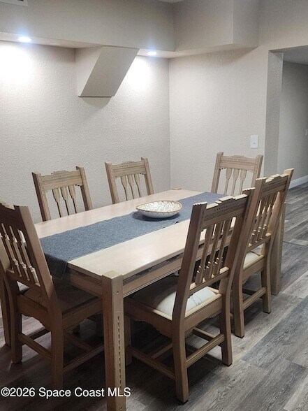 Building Photo - 410 4th St