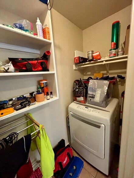 Utility closet / laundry room - 9601 Nightjar Dr