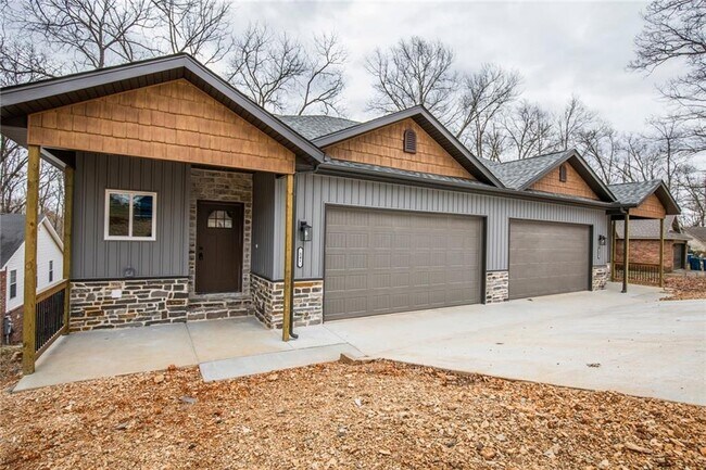 Building Photo - 34 Holly Dr