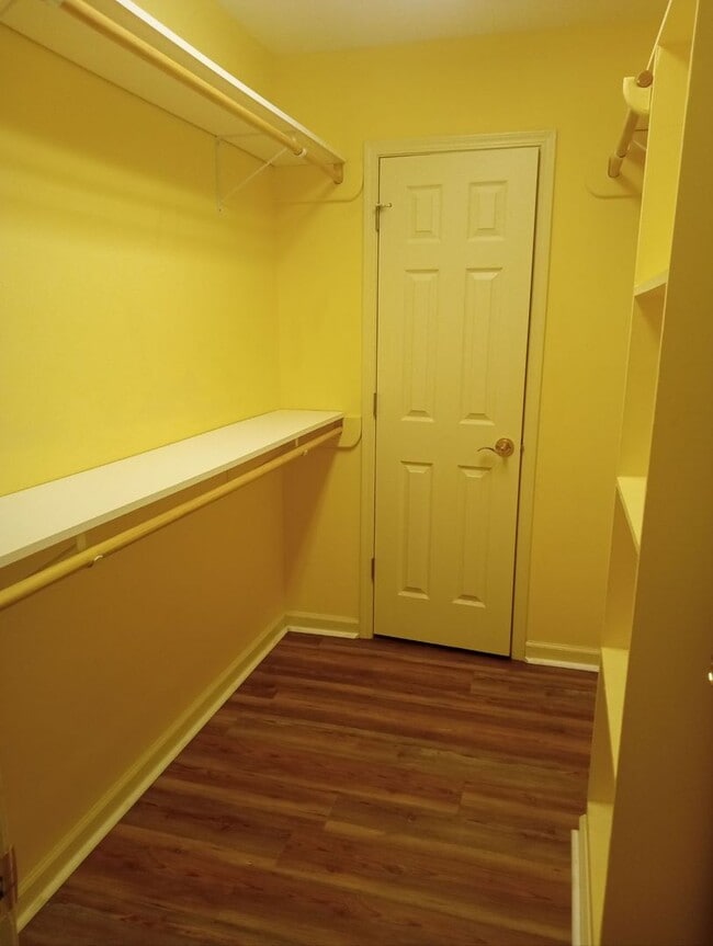 Building Photo - Now Available – 1-Level Condo in Alexandria, LA | $1,250/month