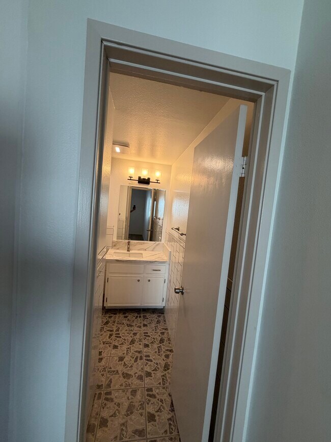 Building Photo - 540 Hawthorn St