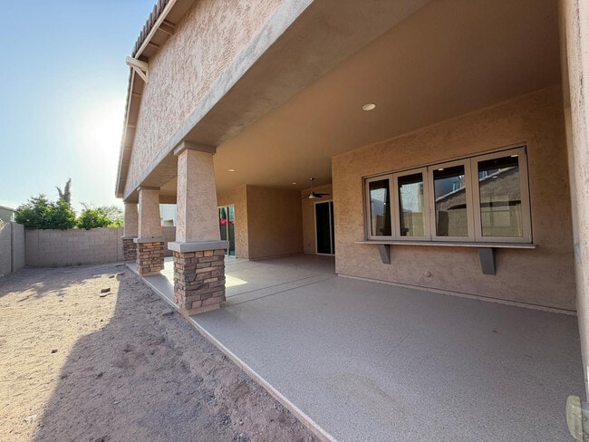 Building Photo - 9541 E Theia Dr