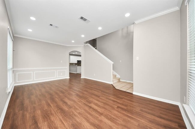 Building Photo - 8522 Sports Haven Dr