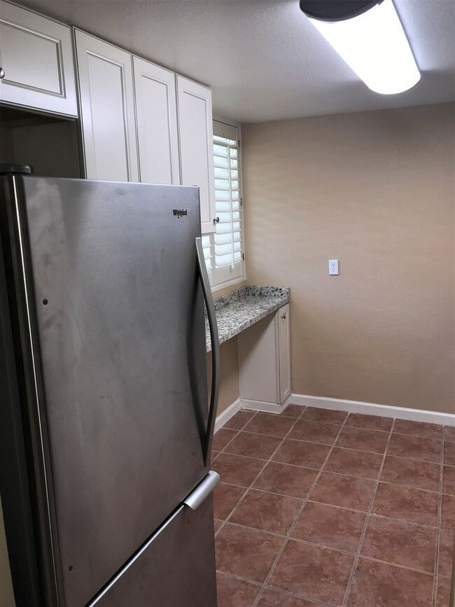 Building Photo - **FABULOUS- 1br/1ba CONDO (CAMELBACK & ARCADIA)