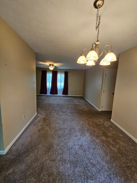 Formal Dining Room - 569 Meadow Dr