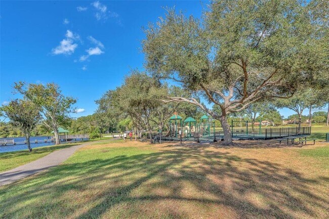 Building Photo - 1702 Horseshoe Dr